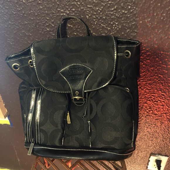 To many purses - Picture 6 of 8